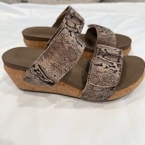 Boutique by Corkys Voodoo Snake Skin Wedge Sandals Velcro Clouser Size 8